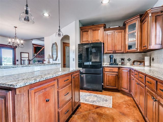 22700 Emily Way, Edmond, OK 73025