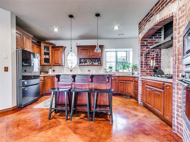 22700 Emily Way, Edmond, OK 73025
