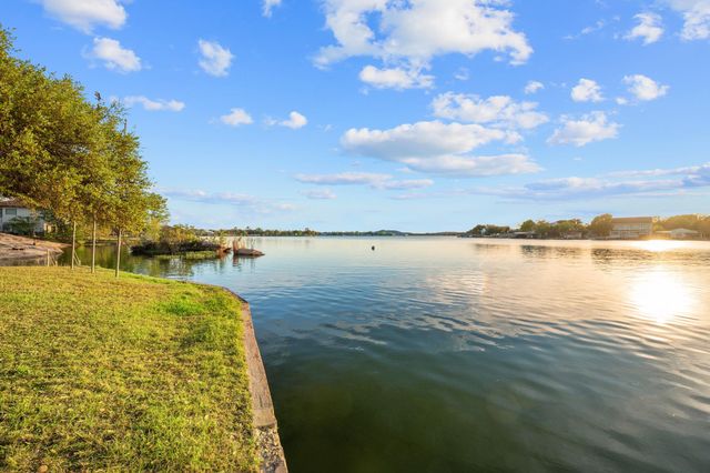 310 Castlehigh DR, Granite Shoals, TX 78654