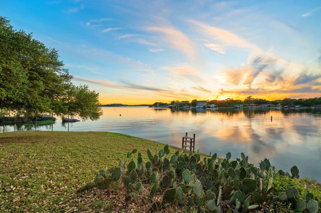 310 Castlehigh DR, Granite Shoals, TX 78654