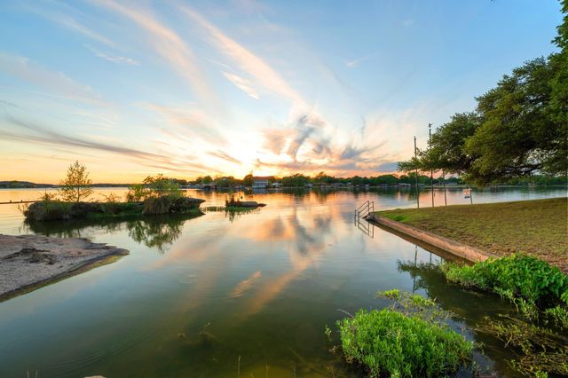 310 Castlehigh DR, Granite Shoals, TX 78654