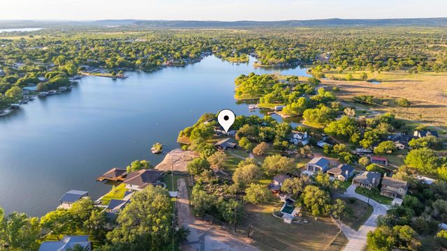 310 Castlehigh DR, Granite Shoals, TX 78654