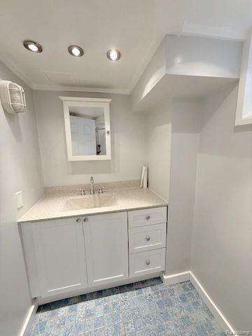 22835 Buckingham Street, Dearborn, MI 48128