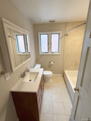 22835 Buckingham Street, Dearborn, MI 48128