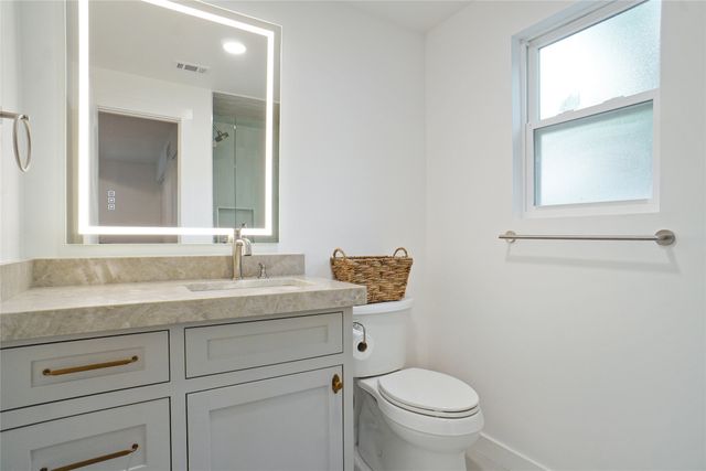 2147 Chaparral Drive, Gainesville, TX 76240