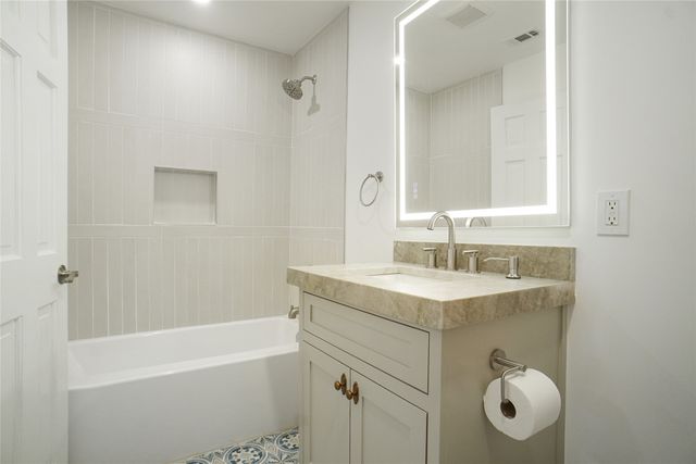 2147 Chaparral Drive, Gainesville, TX 76240