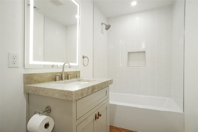 2147 Chaparral Drive, Gainesville, TX 76240