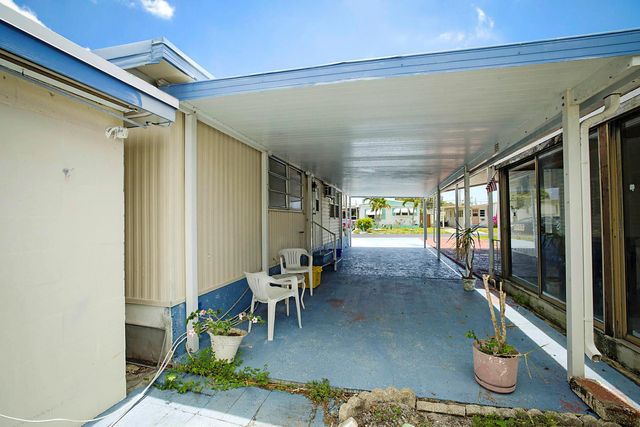 8919 Palm Street, Boynton Beach, FL 33436