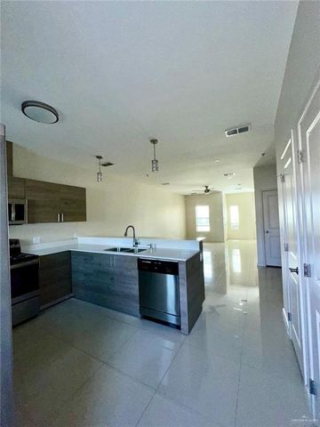 410 Newport Avenue 1, Edinburg, TX 78539