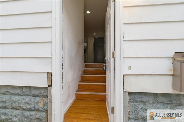 15 S Ward Street, New Brunswick, NJ 08901