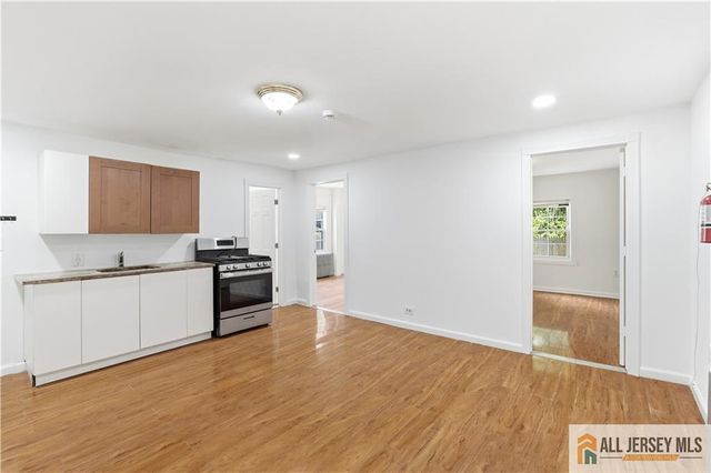 15 S Ward Street, New Brunswick, NJ 08901