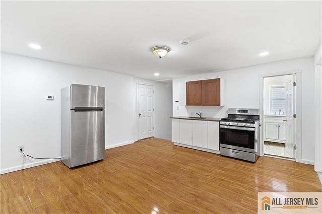 15 S Ward Street, New Brunswick, NJ 08901