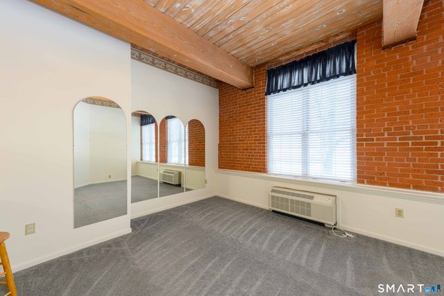 319 New Britain Road APT 215, Berlin, CT 06037