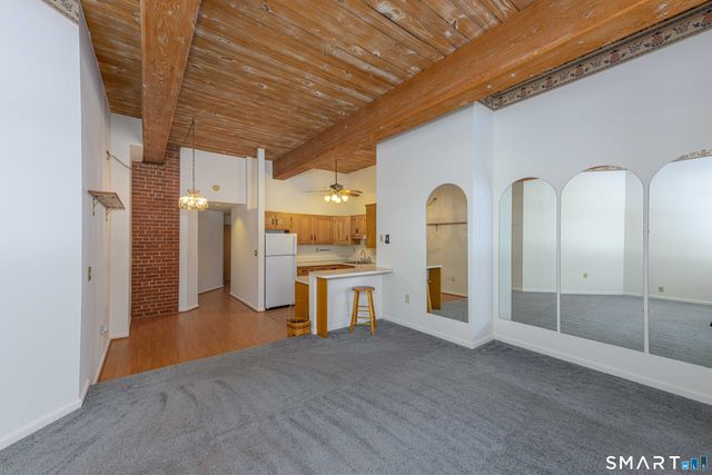 319 New Britain Road APT 215, Berlin, CT 06037