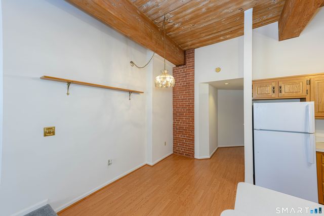 319 New Britain Road APT 215, Berlin, CT 06037