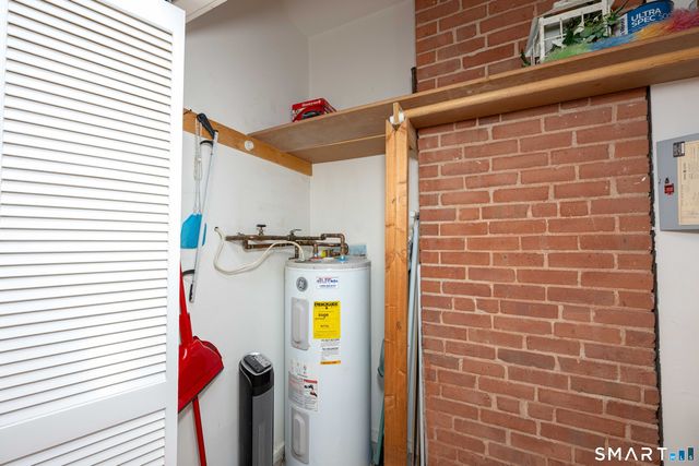 319 New Britain Road APT 215, Berlin, CT 06037