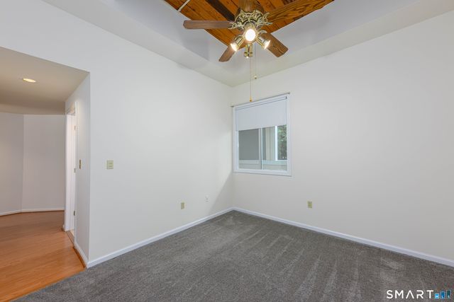 319 New Britain Road APT 215, Berlin, CT 06037