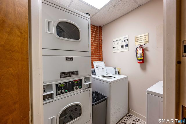 319 New Britain Road APT 215, Berlin, CT 06037