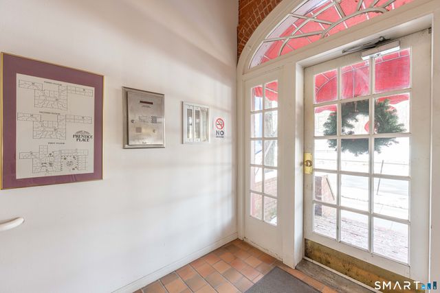 319 New Britain Road APT 215, Berlin, CT 06037