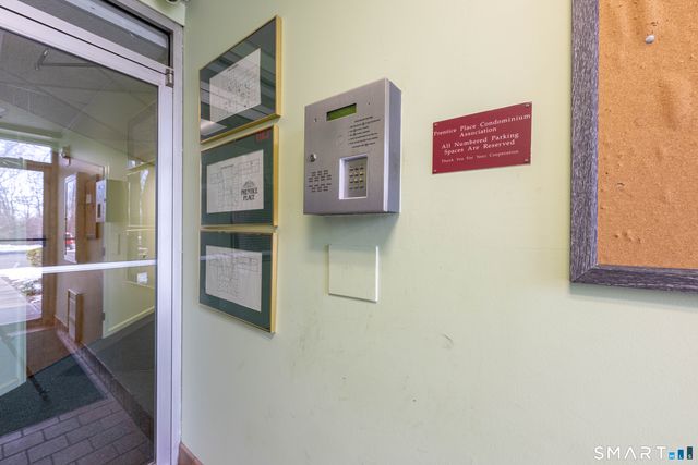 319 New Britain Road APT 215, Berlin, CT 06037