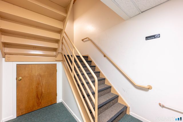 319 New Britain Road APT 215, Berlin, CT 06037