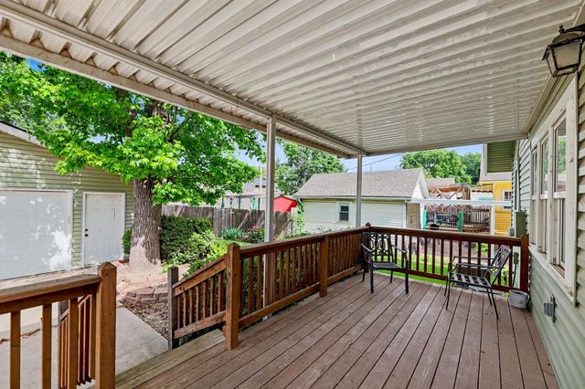 915 N Perry Ave, Wichita, KS 67203
