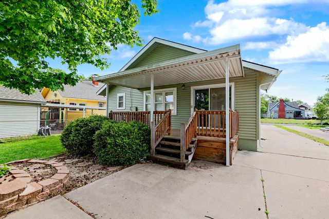 915 N Perry Ave, Wichita, KS 67203