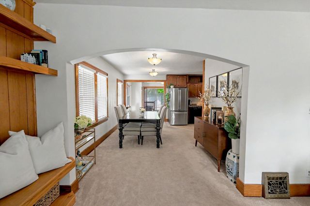 915 N Perry Ave, Wichita, KS 67203