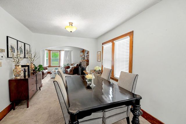 915 N Perry Ave, Wichita, KS 67203
