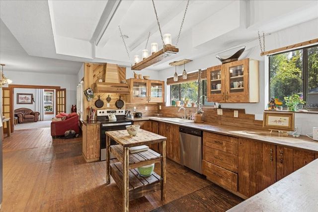 18708 NW 242ND STREET, High Springs, FL 32643