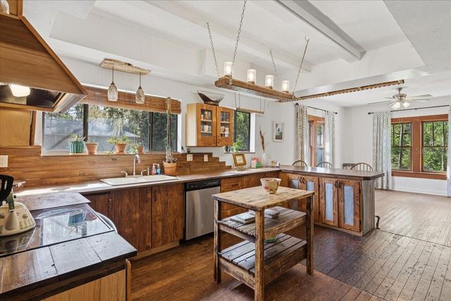 18708 NW 242ND STREET, High Springs, FL 32643