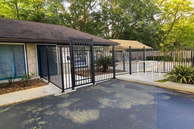 2525 NW 36TH LANE, Gainesville, FL 32605