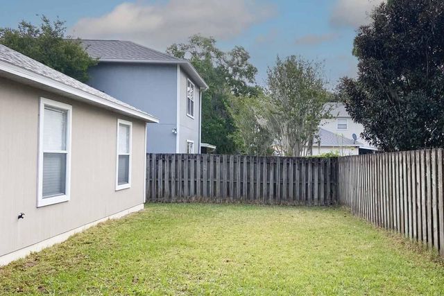 2525 NW 36TH LANE, Gainesville, FL 32605
