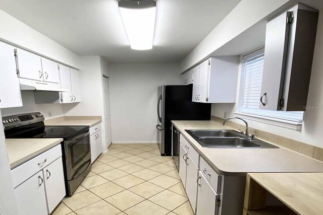2525 NW 36TH LANE, Gainesville, FL 32605