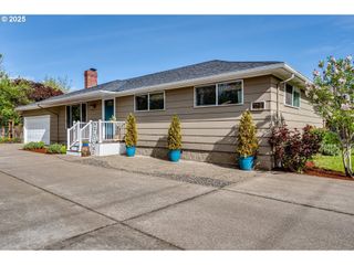 1697 ELANCO Ave, Eugene, OR 97408
