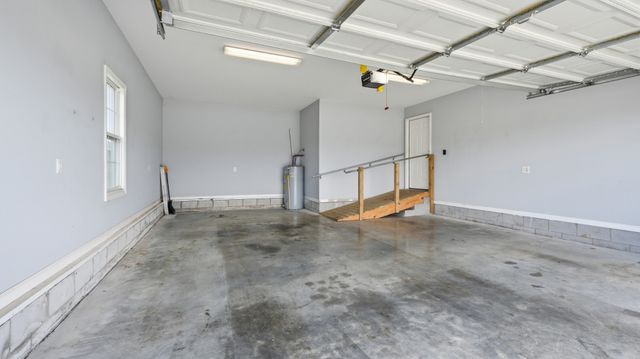 171 Raspberry Dr, Winchester, TN 37398