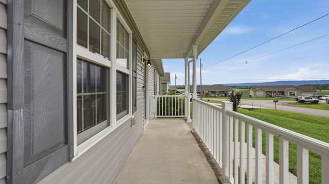 171 Raspberry Dr, Winchester, TN 37398