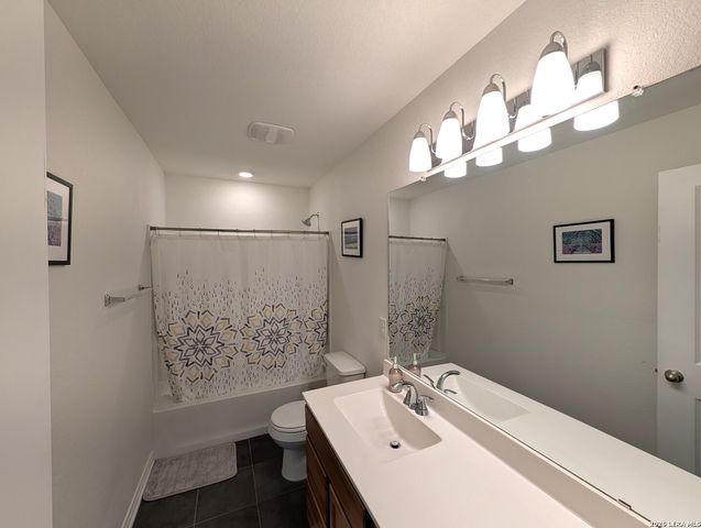 8555 Barefoot Lane, San Antonio, TX 78109