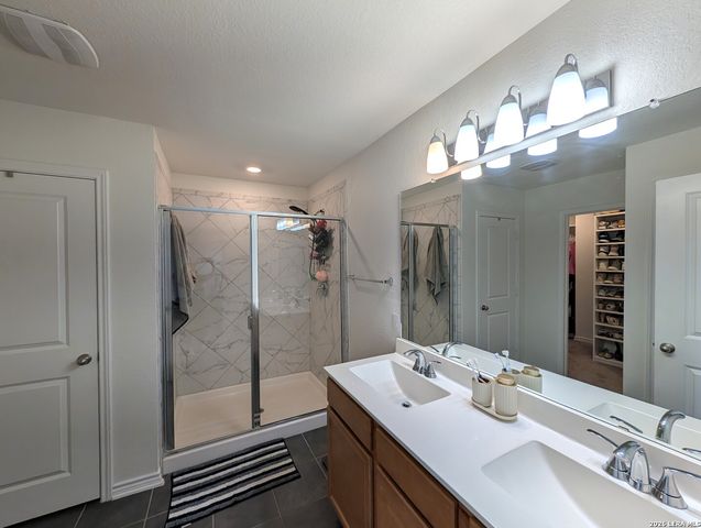 8555 Barefoot Lane, San Antonio, TX 78109