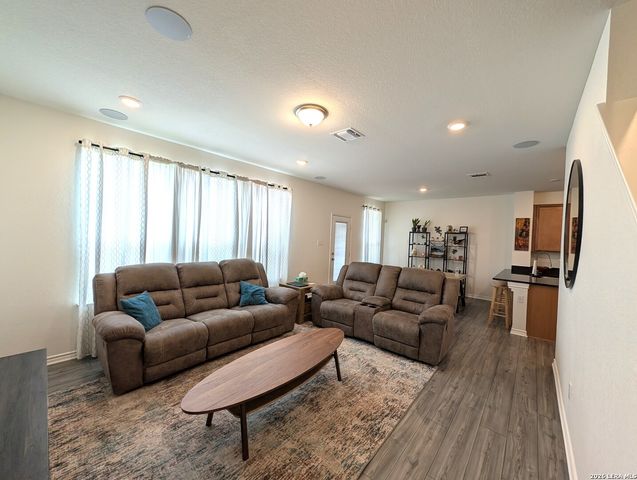 8555 Barefoot Lane, San Antonio, TX 78109