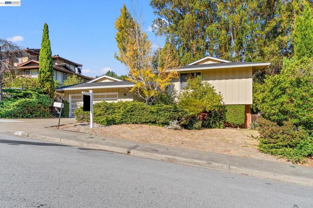 1350 Murchison Dr, Millbrae, CA 94030