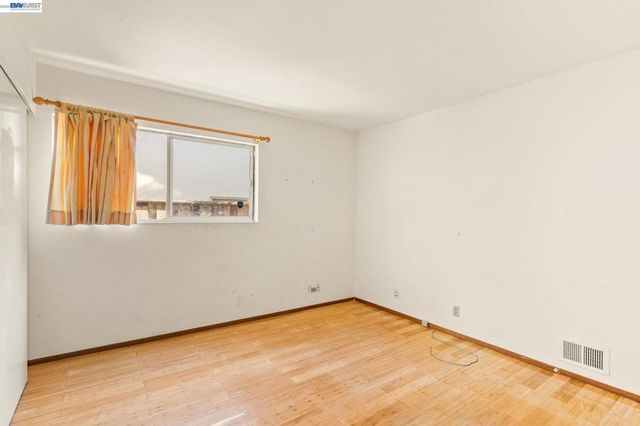 1350 Murchison Dr, Millbrae, CA 94030