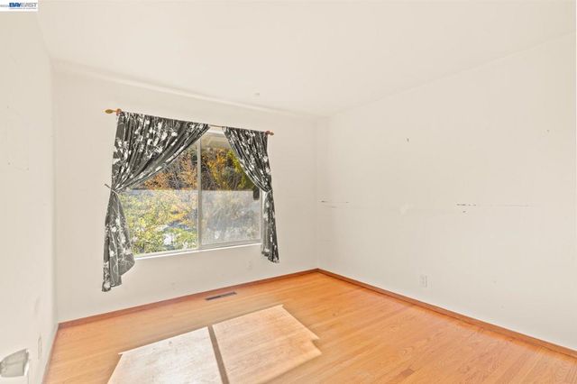 1350 Murchison Dr, Millbrae, CA 94030