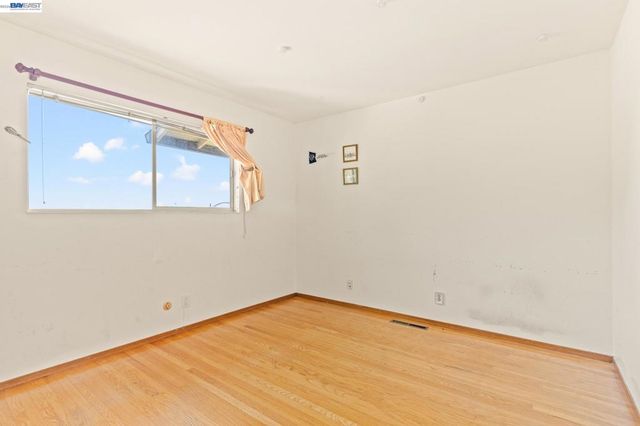 1350 Murchison Dr, Millbrae, CA 94030
