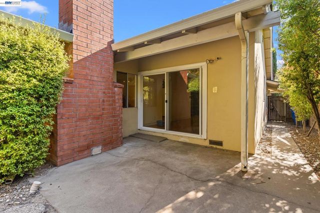 1350 Murchison Dr, Millbrae, CA 94030