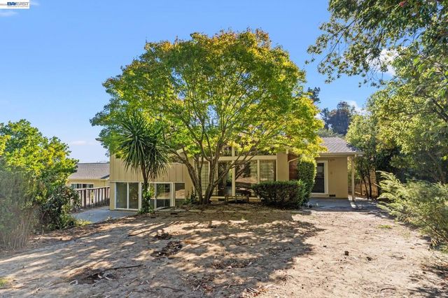 1350 Murchison Dr, Millbrae, CA 94030
