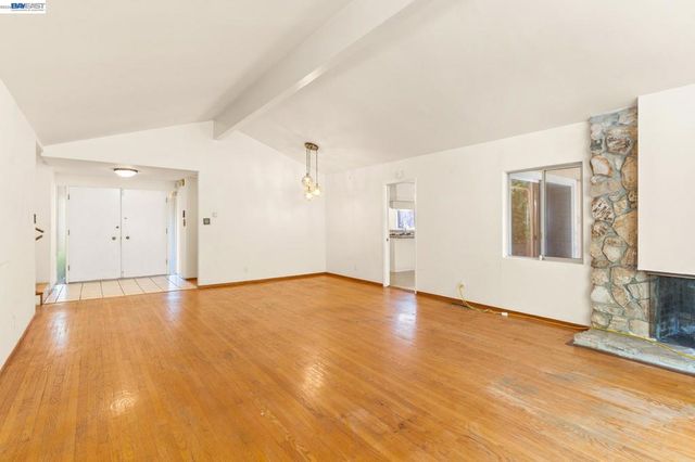 1350 Murchison Dr, Millbrae, CA 94030
