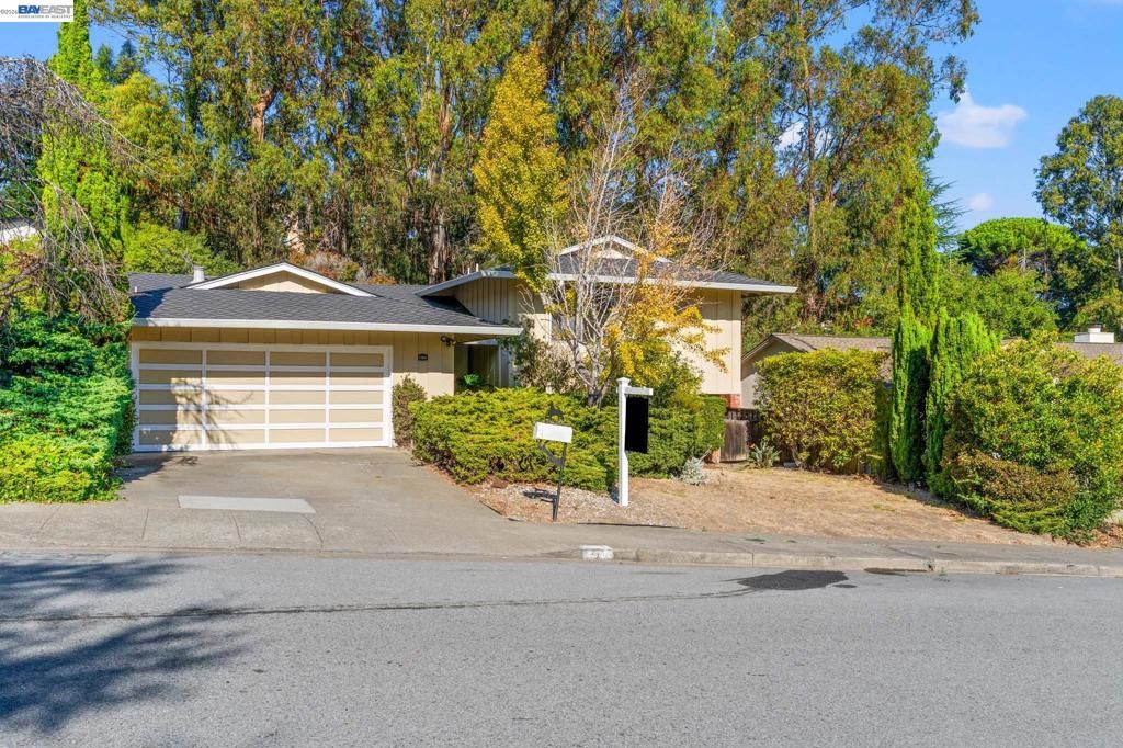 1350 Murchison Dr, Millbrae, CA 94030