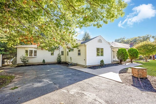 52 Rexmere Avenue, Farmingville, NY 11738