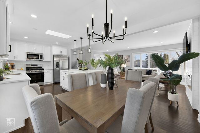 608 N Eastman Drive, Mount Prospect, IL 60056